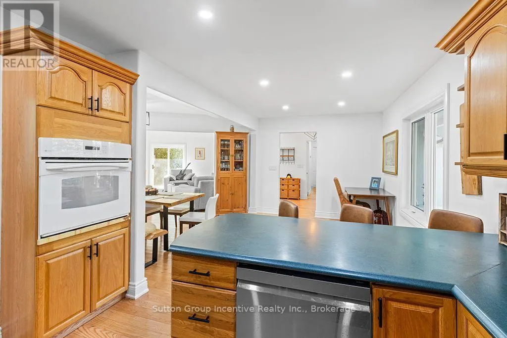 495377 VETERANS ROAD SOUTH ROAD