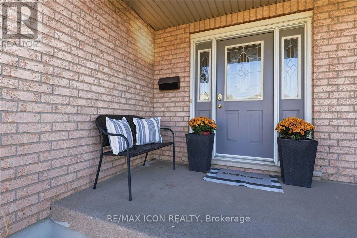 382 MOUNTAIN LAUREL CRESCENT
