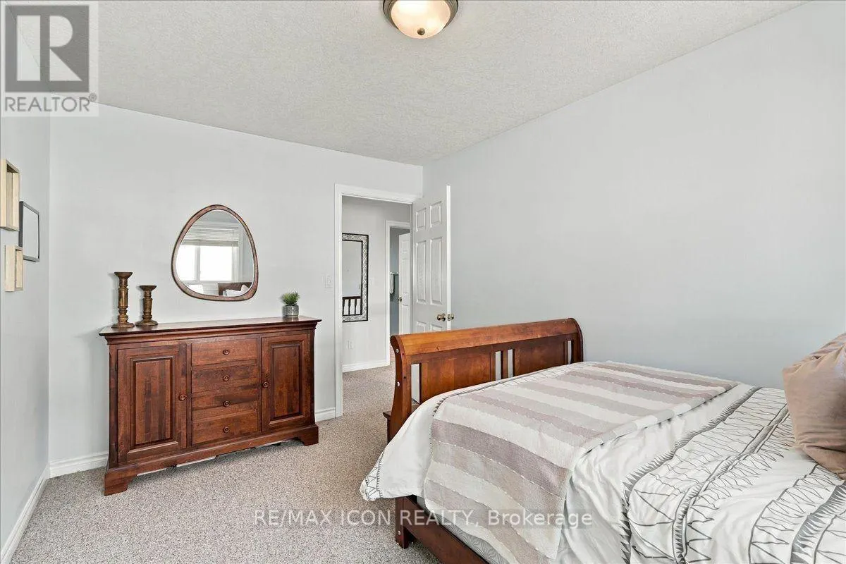 382 MOUNTAIN LAUREL CRESCENT