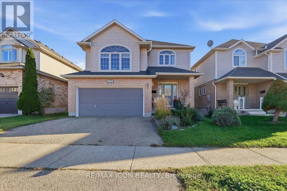 382 MOUNTAIN LAUREL CRESCENT