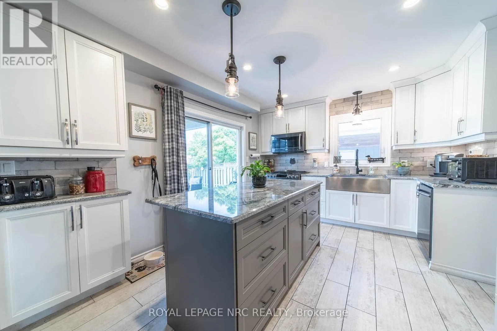 5830 ASPEN COURT
