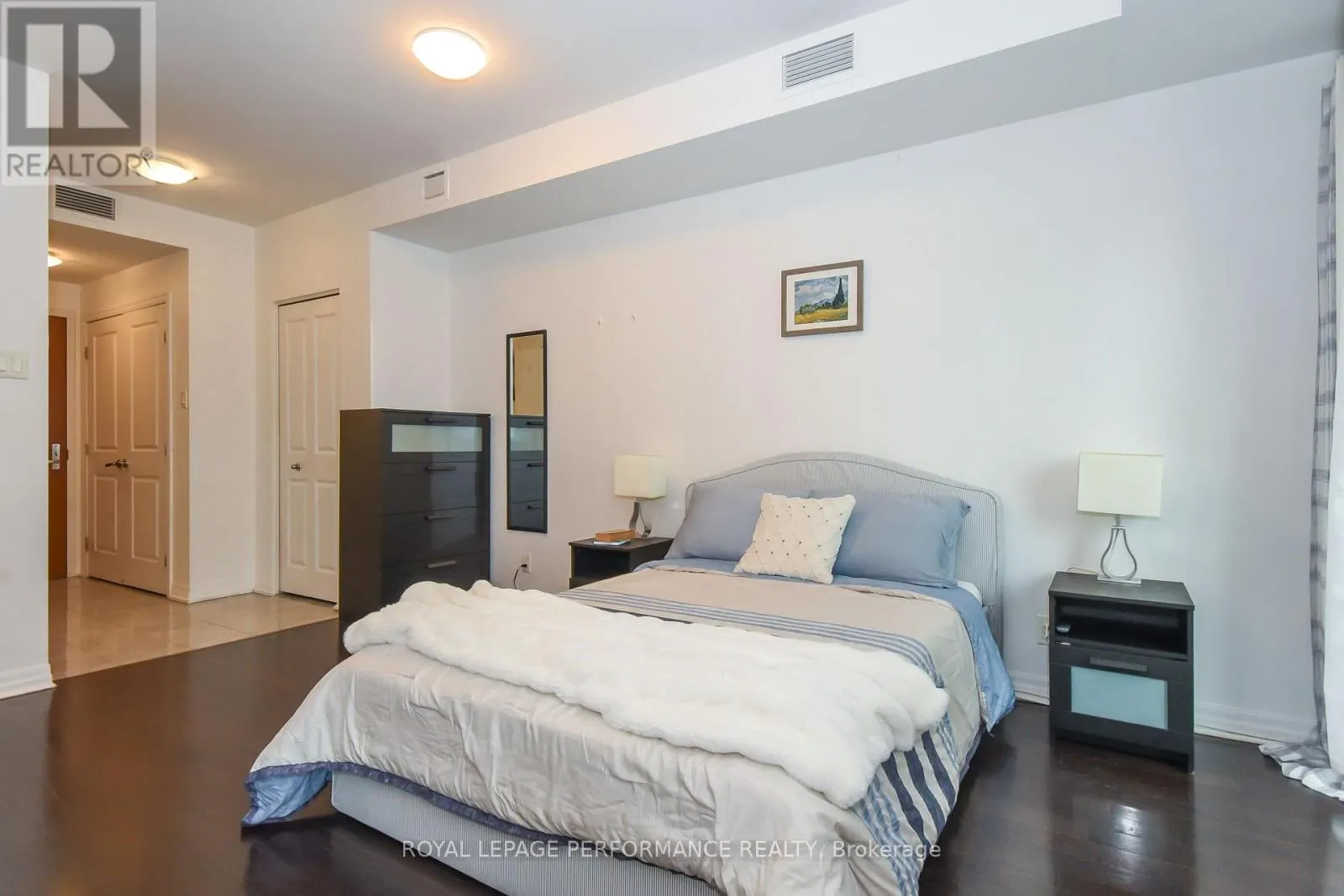 1808 - 242 RIDEAU STREET