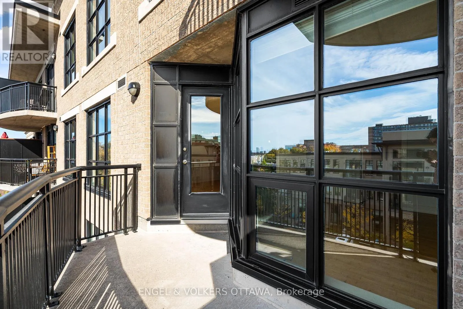 507 - 290 POWELL AVENUE