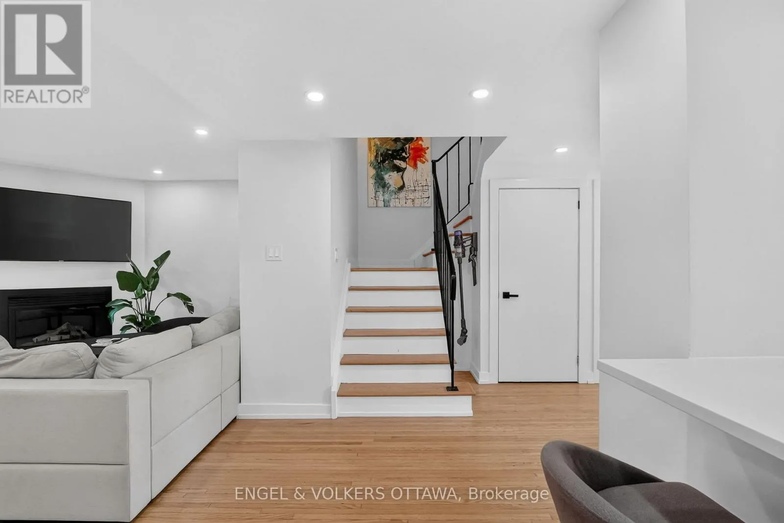 1304 MORRISON DRIVE