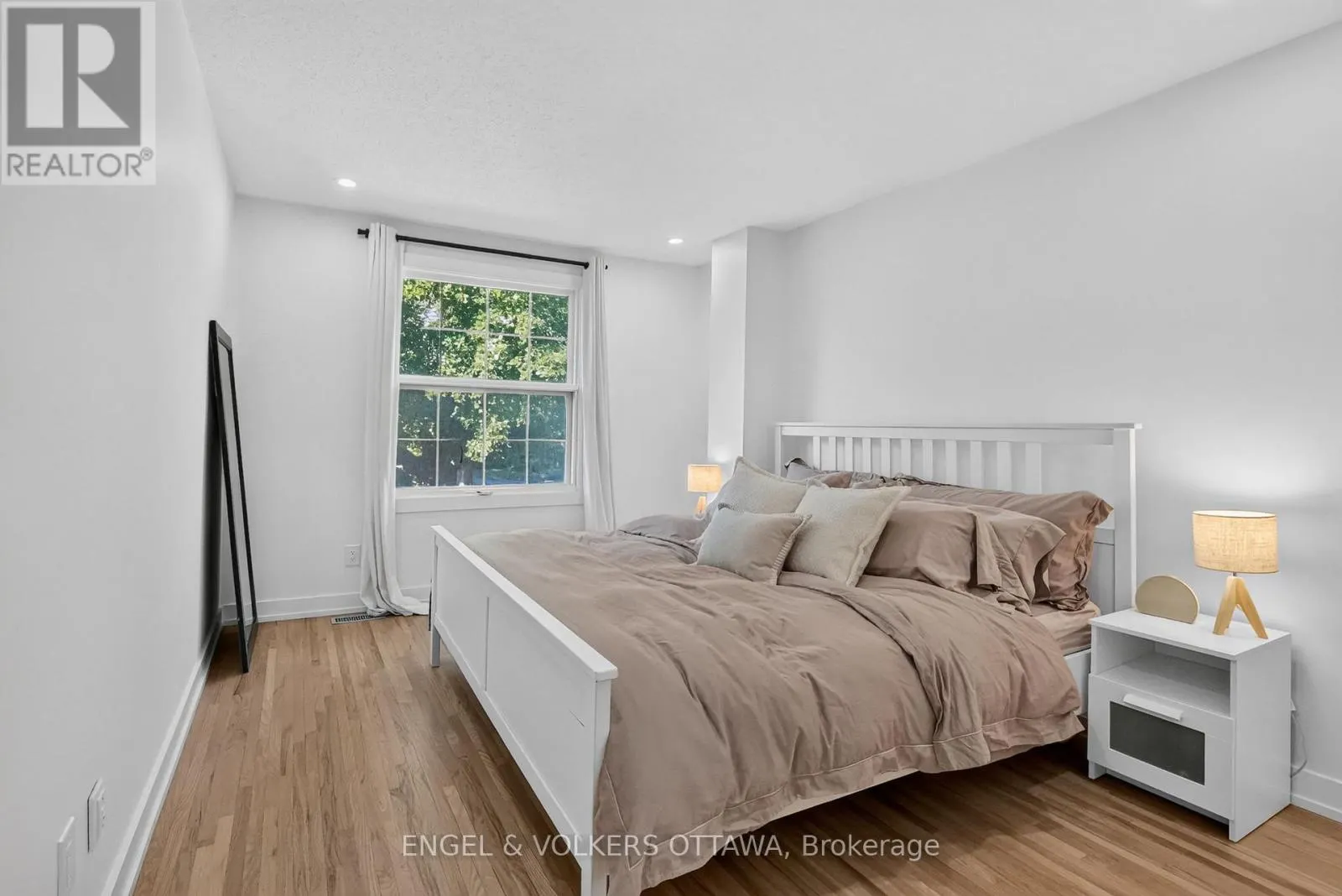 1304 MORRISON DRIVE