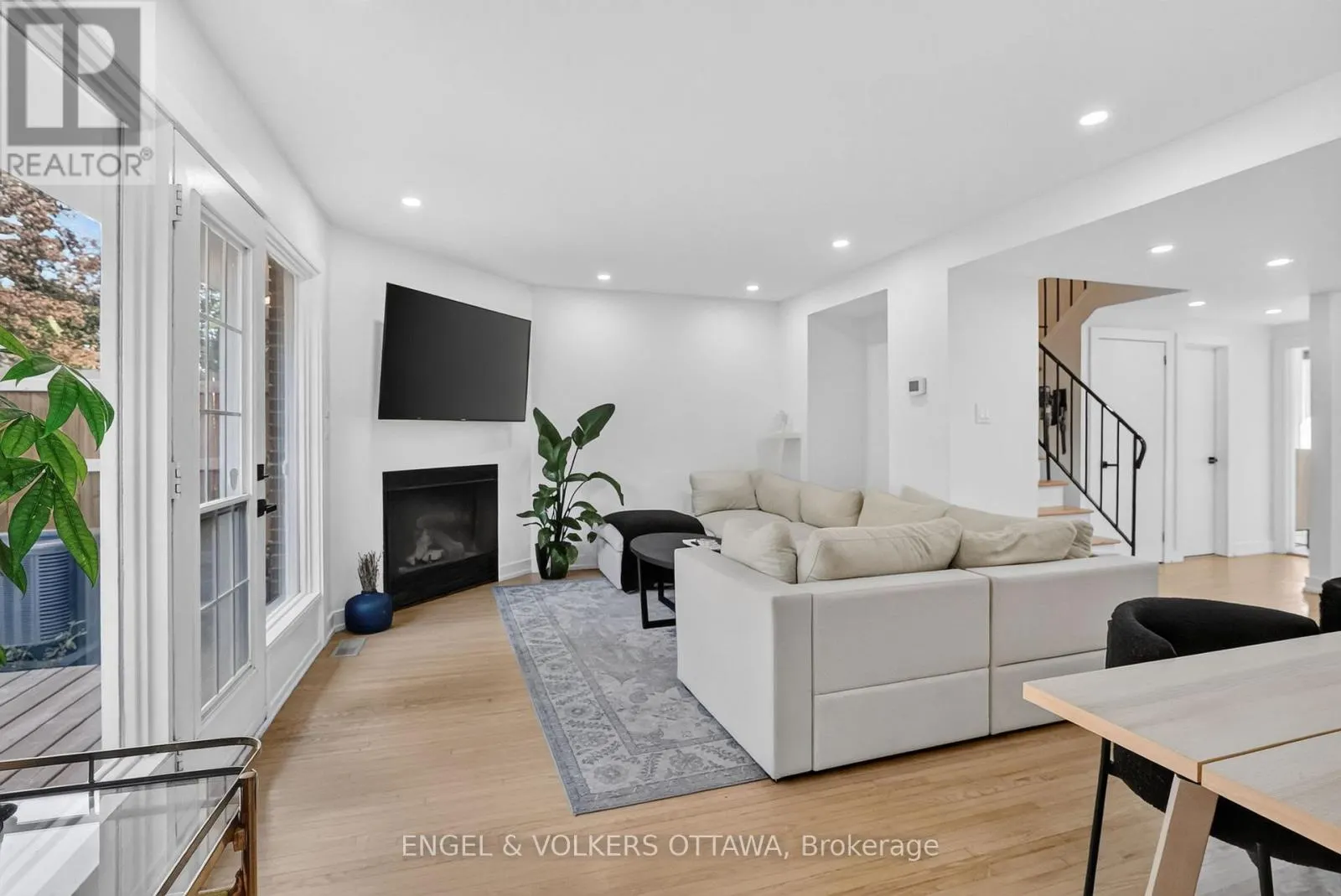 1304 MORRISON DRIVE