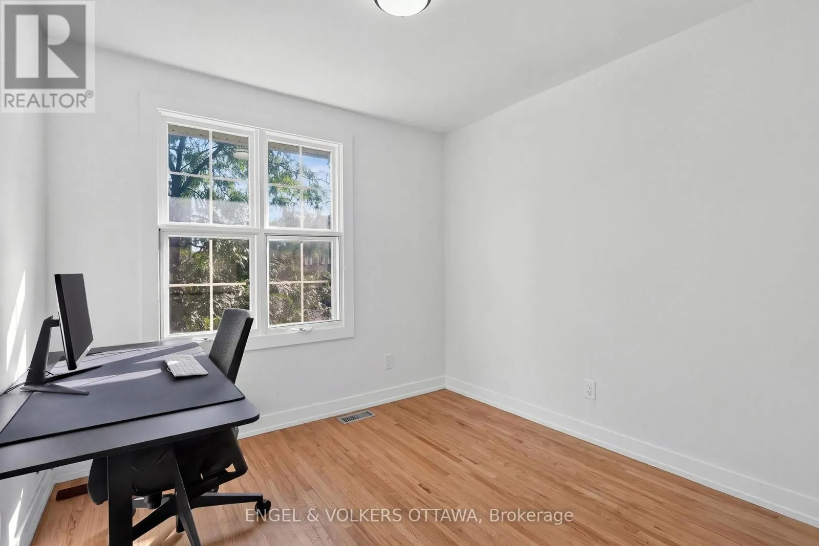 1304 MORRISON DRIVE