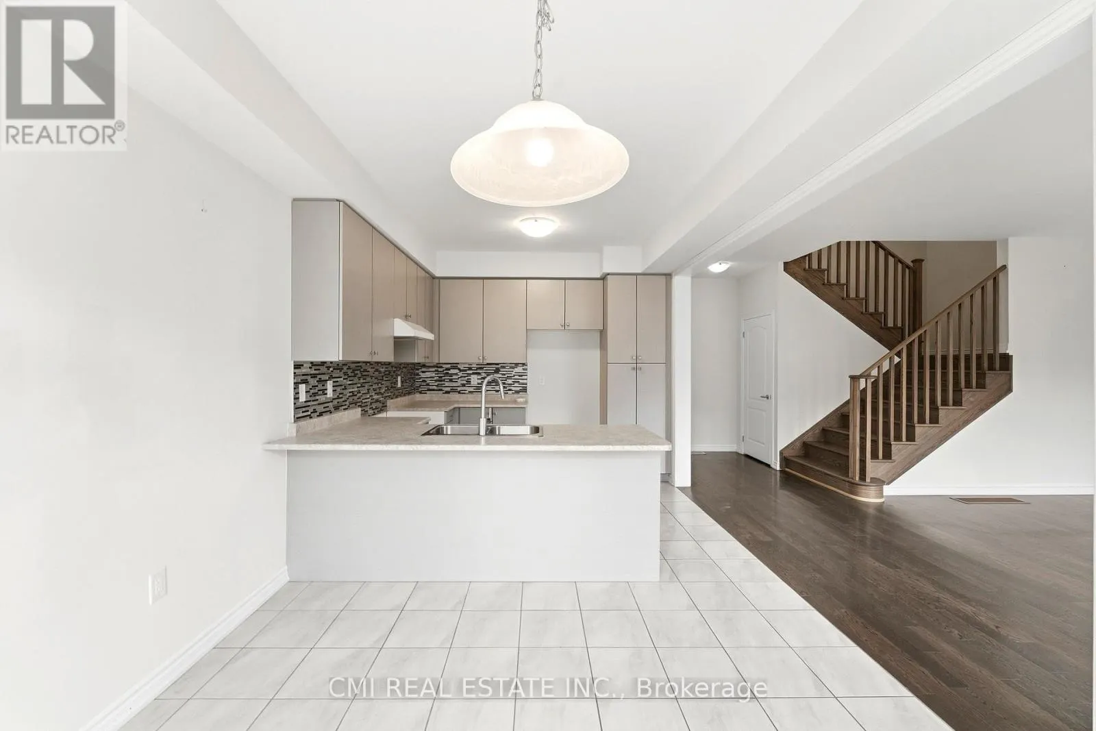 65 LILLIAN WAY