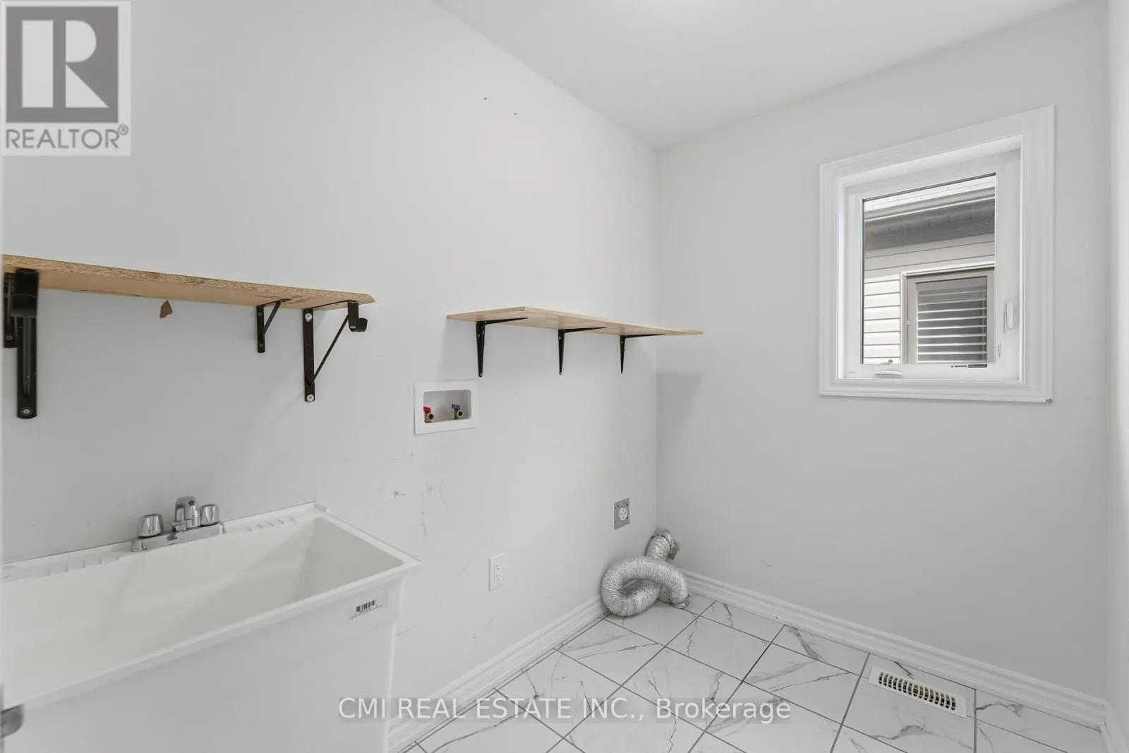 65 LILLIAN WAY
