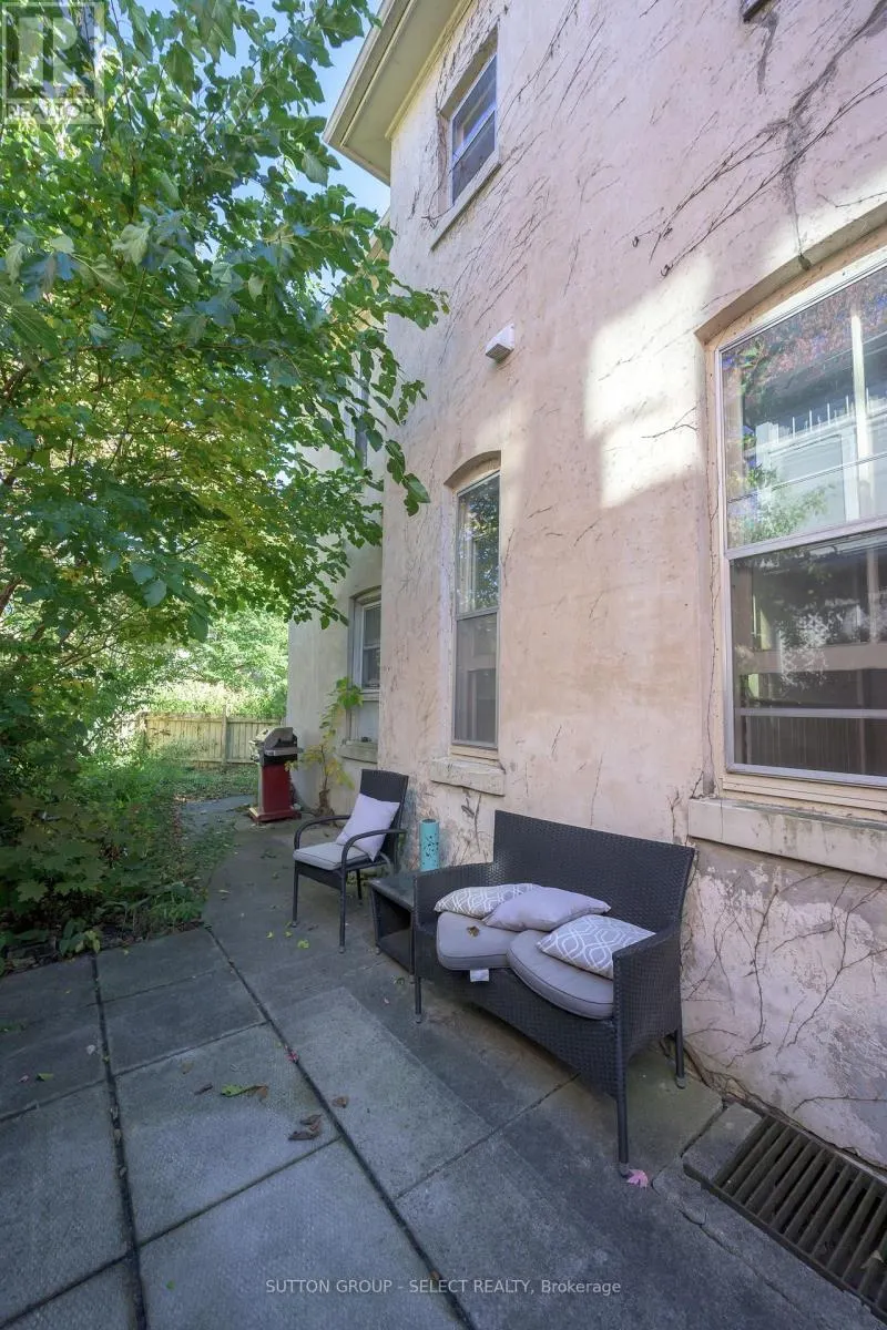 614-616 WELLINGTON STREET