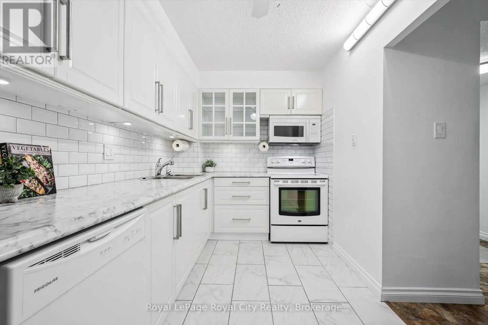 607 - 93 WESTWOOD ROAD #607
