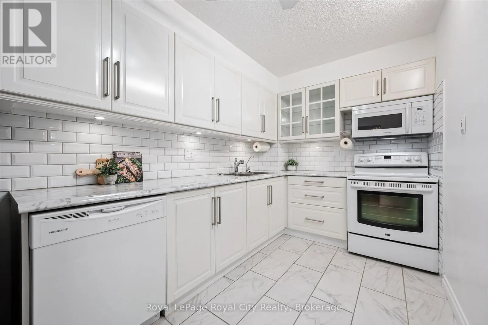 607 - 93 WESTWOOD ROAD #607