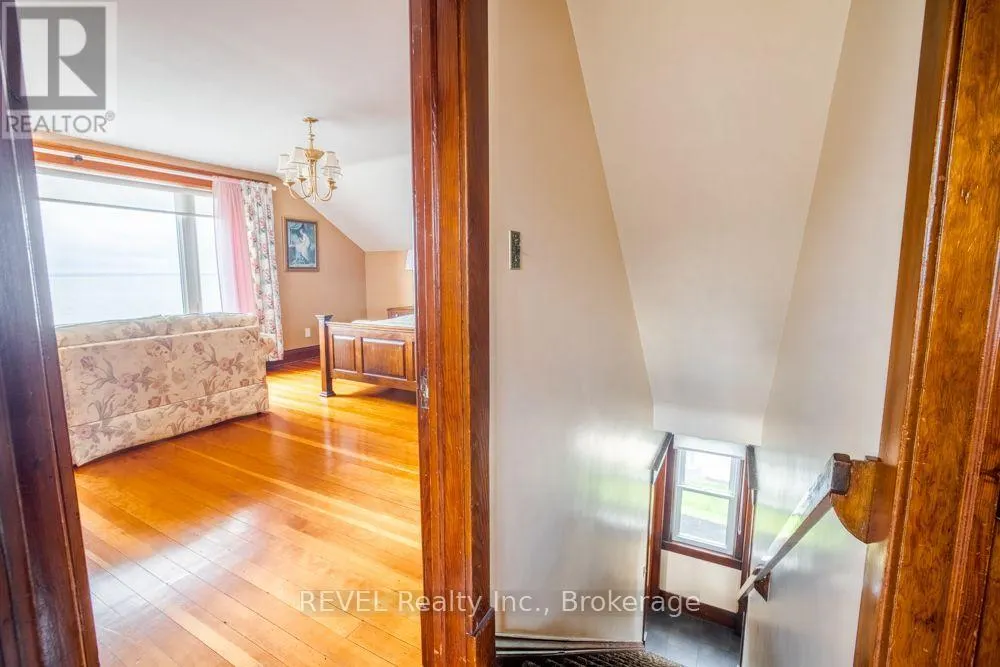 550 LAKESHORE ROAD
