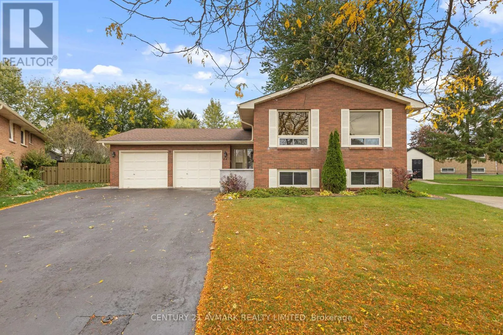 24 HUNTINGTON CIRCLE