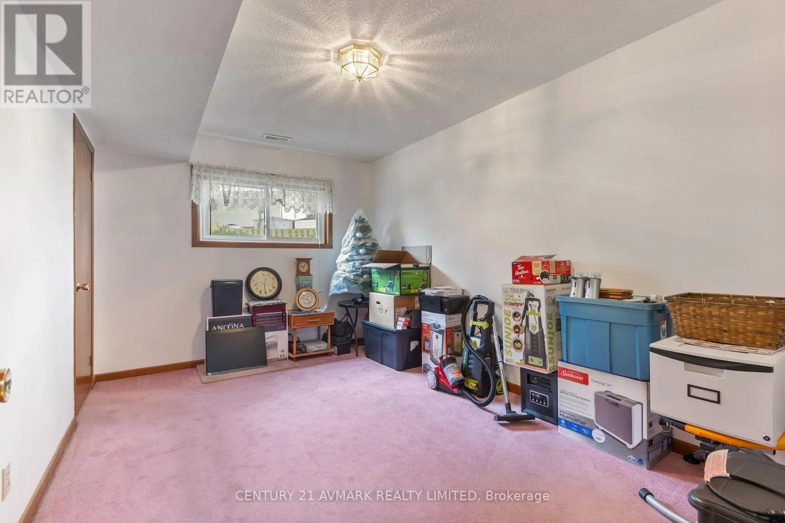 24 HUNTINGTON CIRCLE