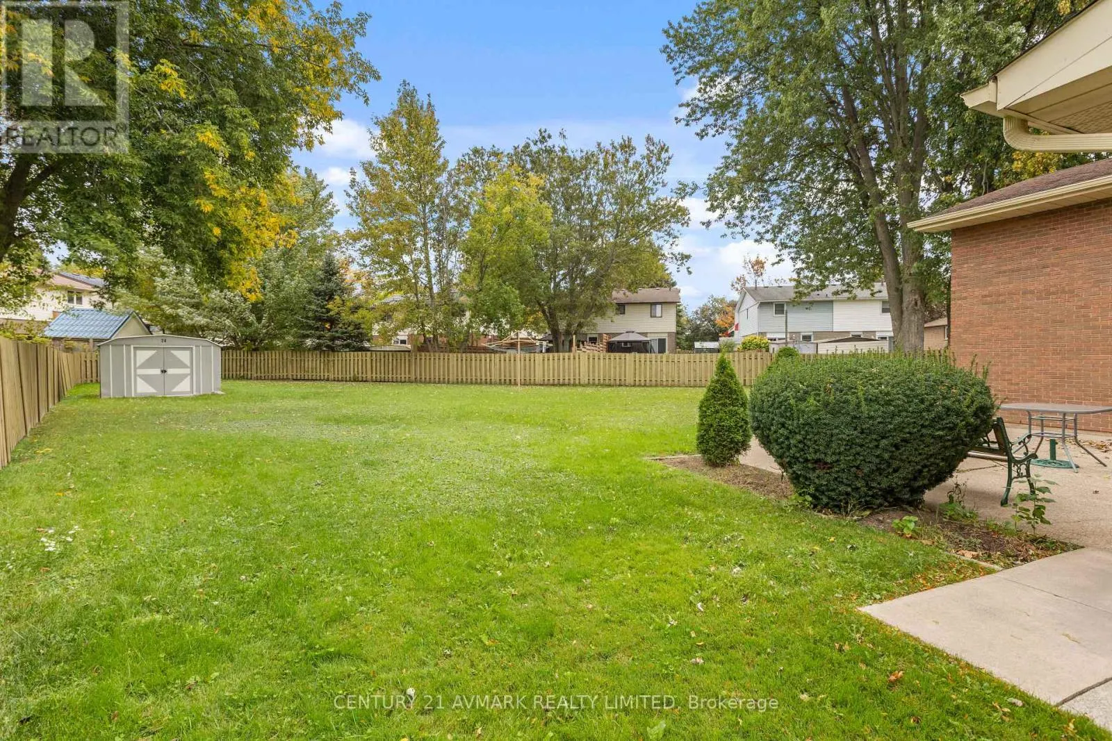 24 HUNTINGTON CIRCLE