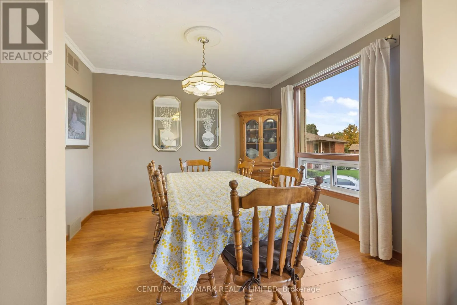 24 HUNTINGTON CIRCLE