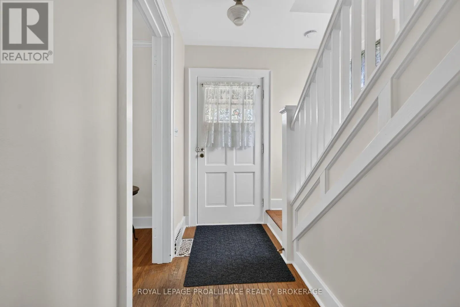 27 DRAYTON AVENUE