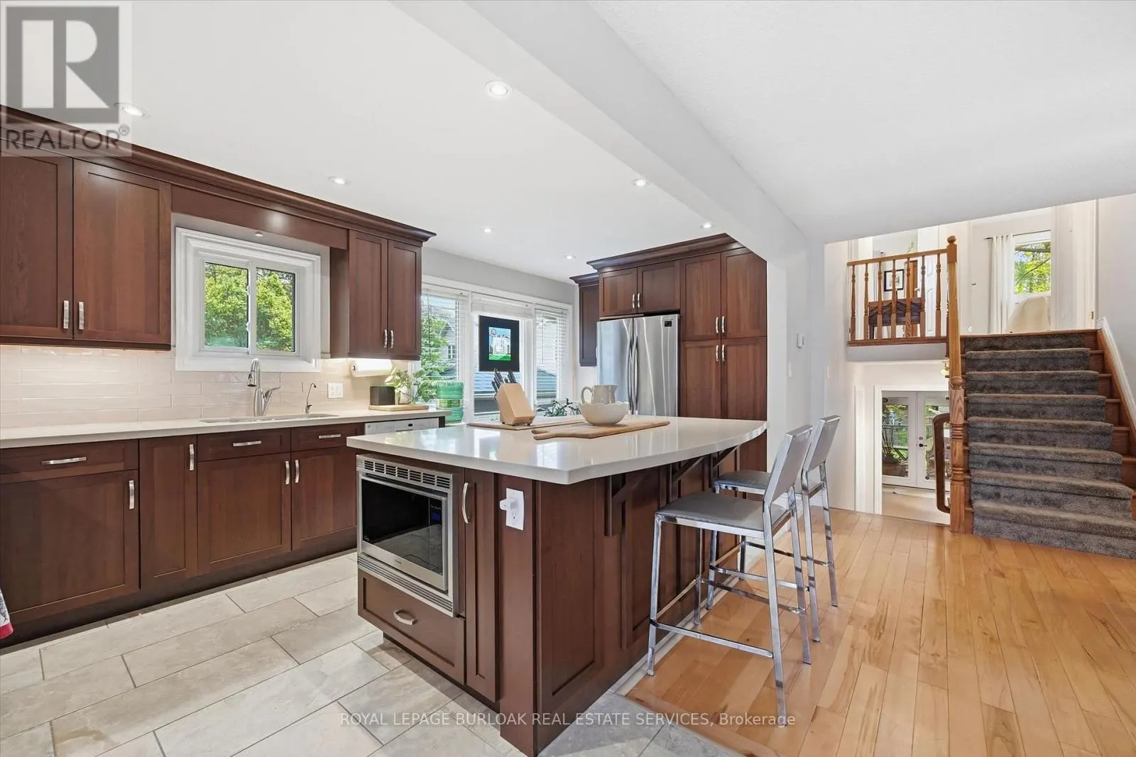 81 MAIN STREET S