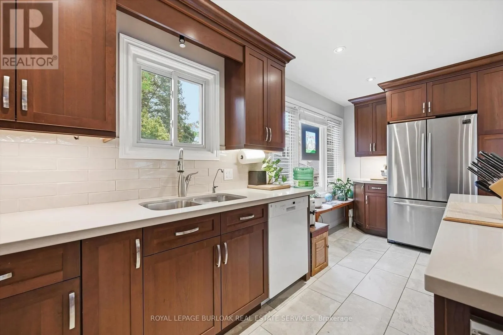 81 MAIN STREET S