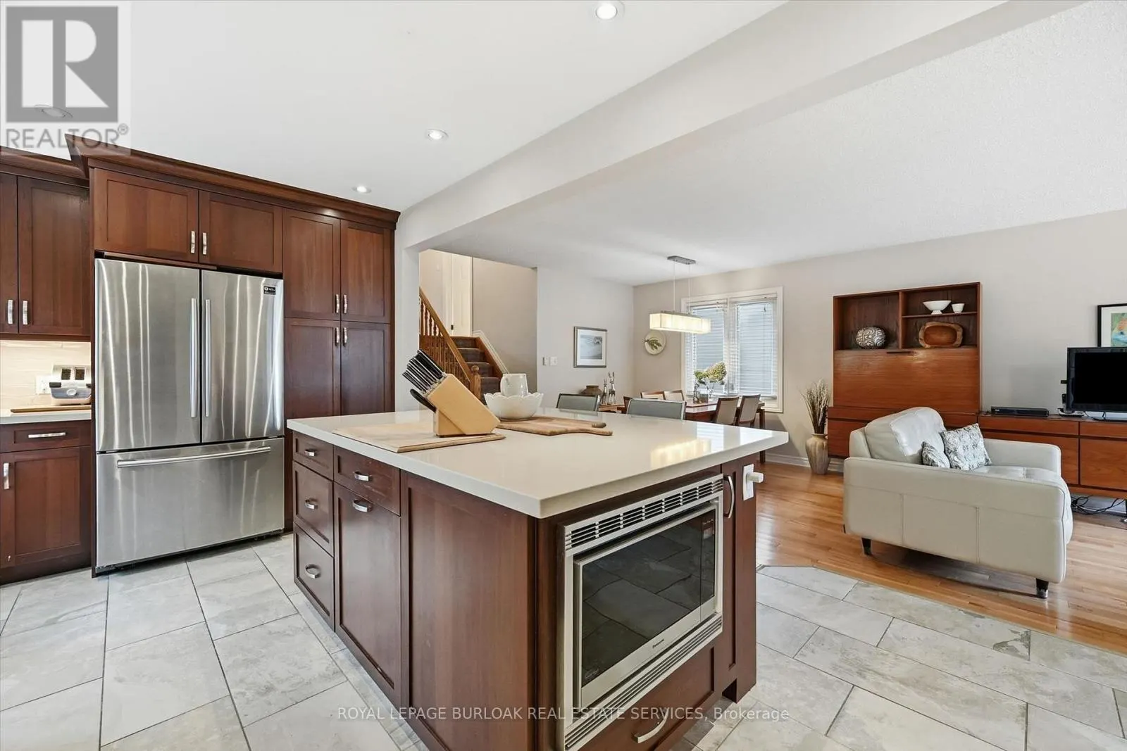 81 MAIN STREET S