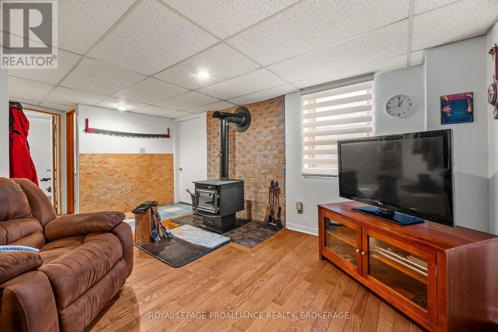 435 COUNTY ROAD 2 E