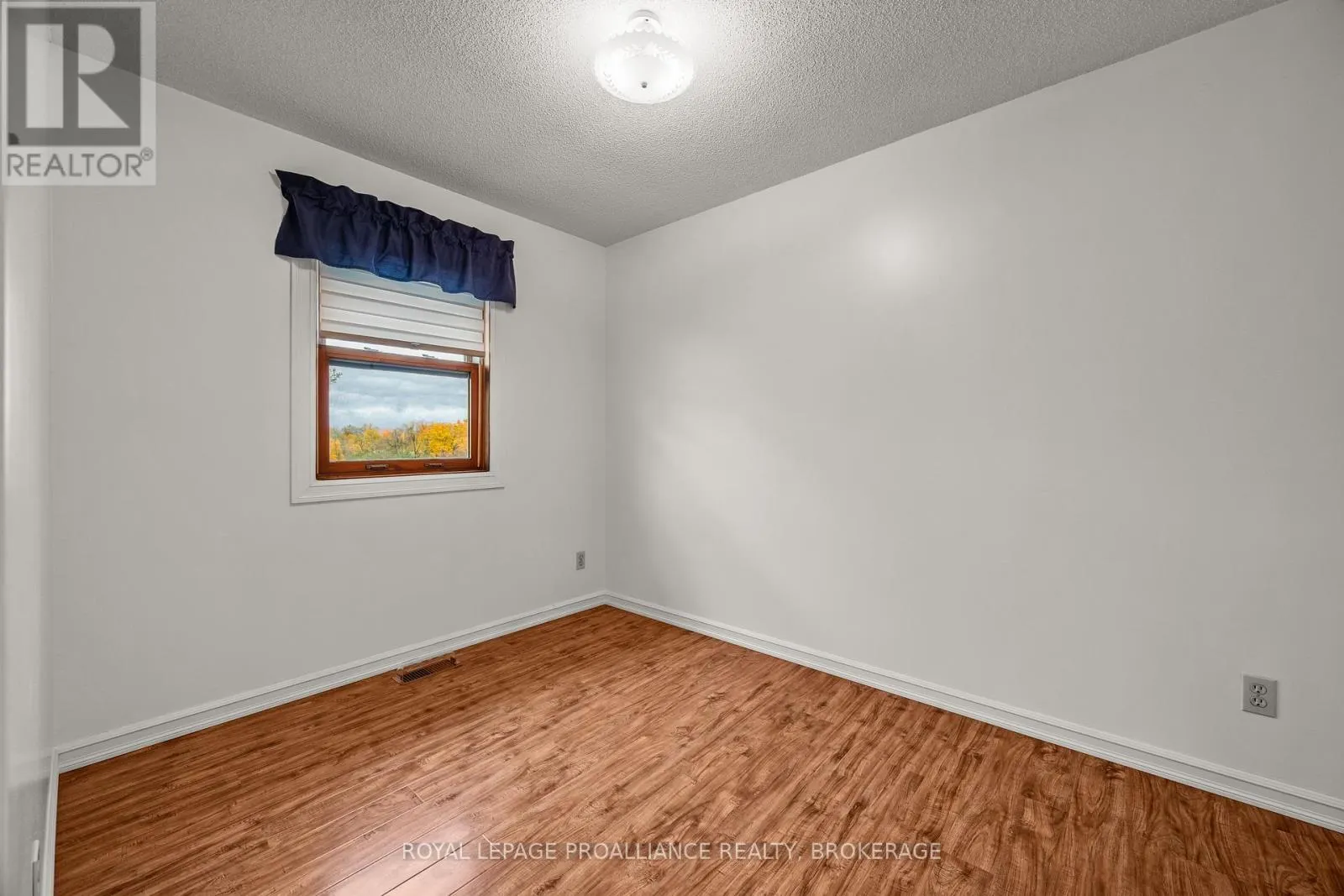 435 COUNTY ROAD 2 E