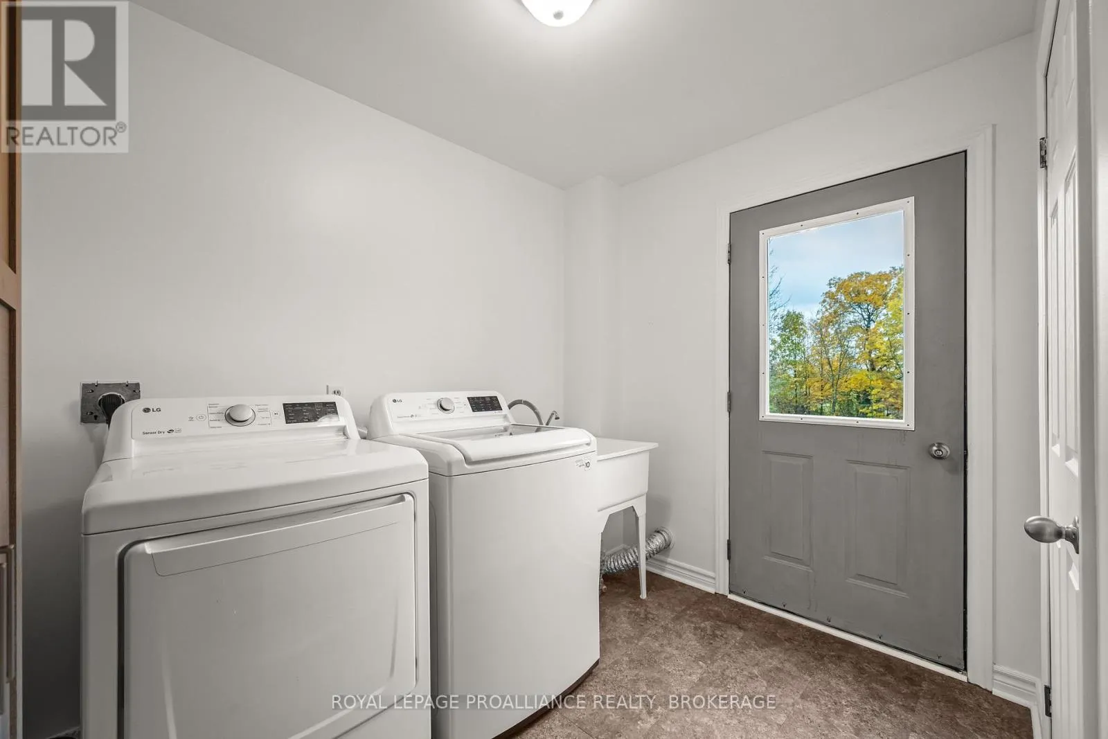 435 COUNTY ROAD 2 E