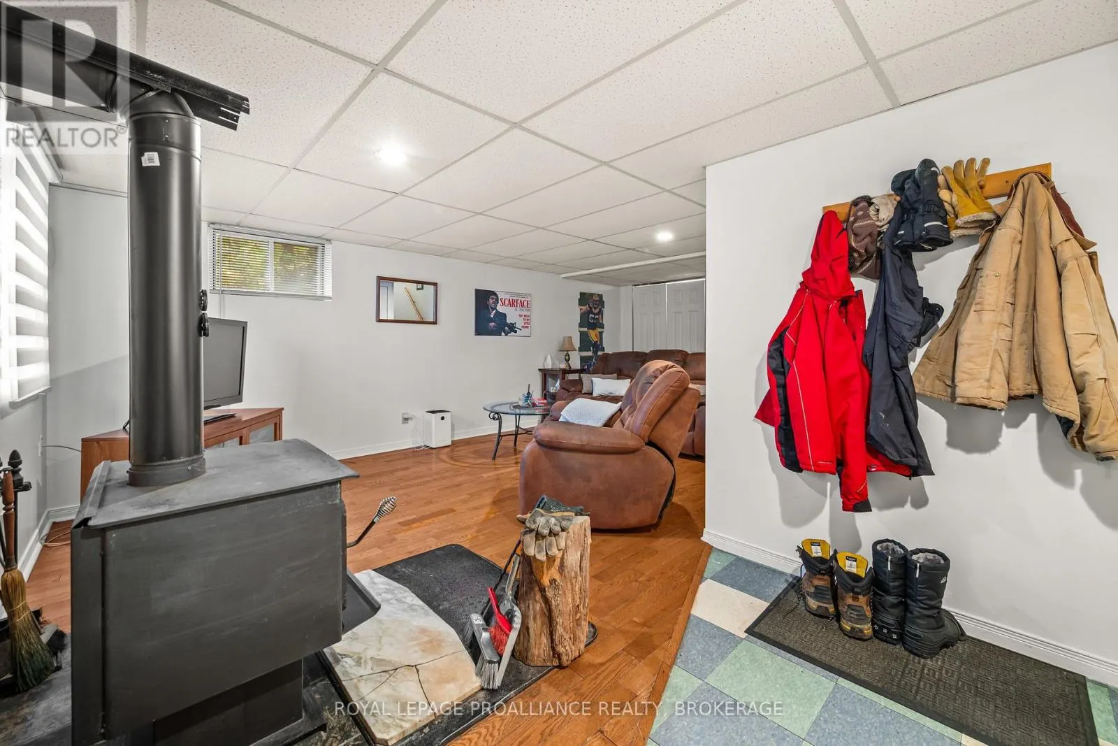 435 COUNTY ROAD 2 E