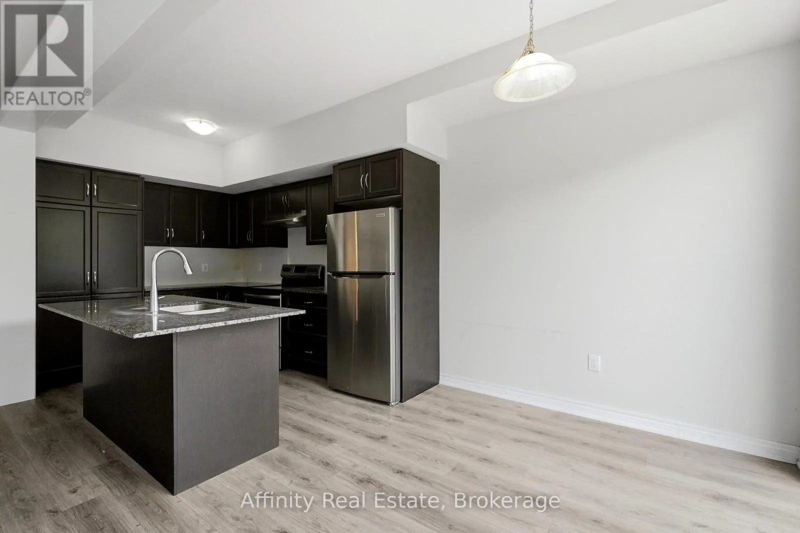 32 - 10 BIRMINGHAM DRIVE