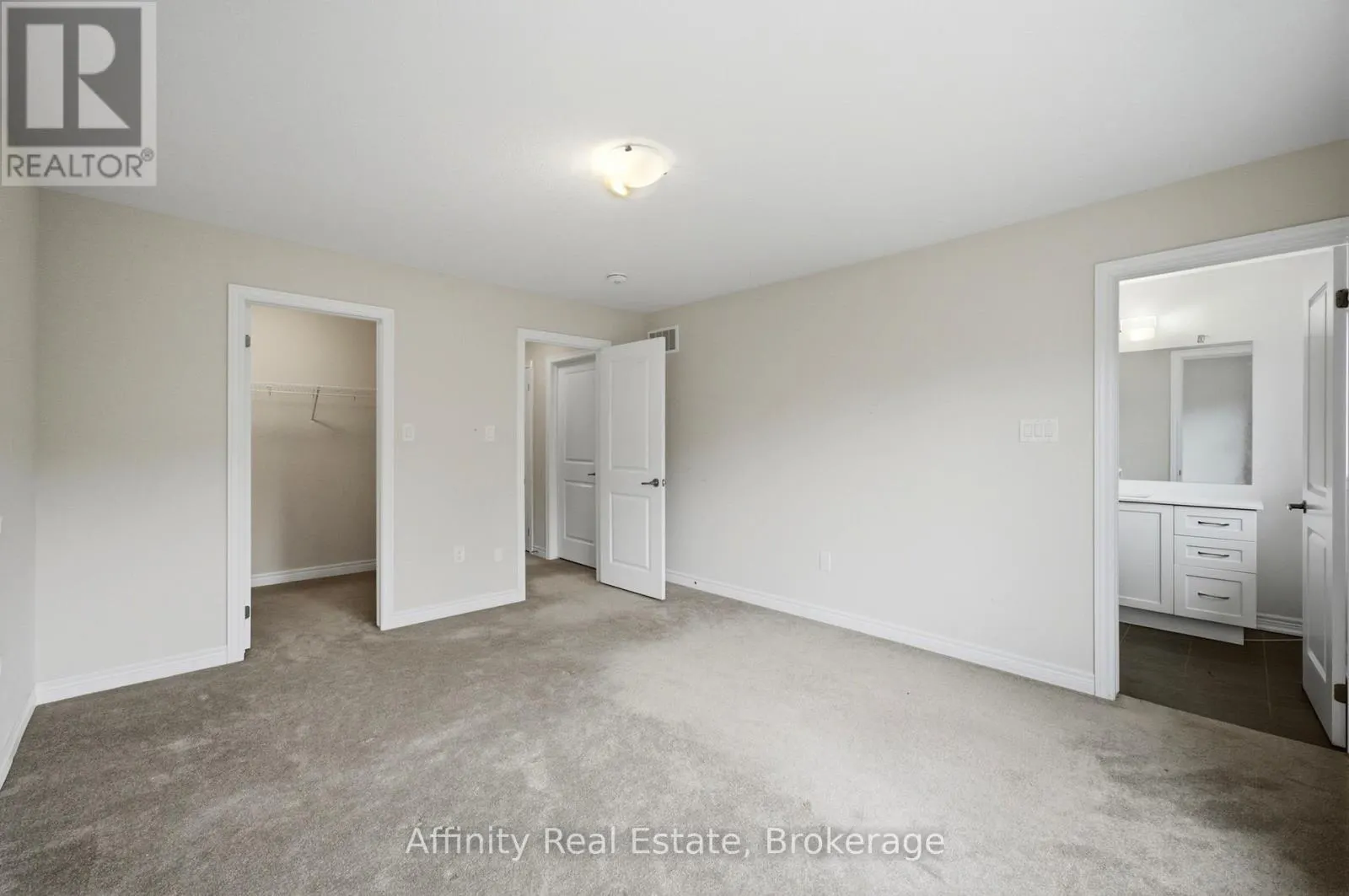 32 - 10 BIRMINGHAM DRIVE