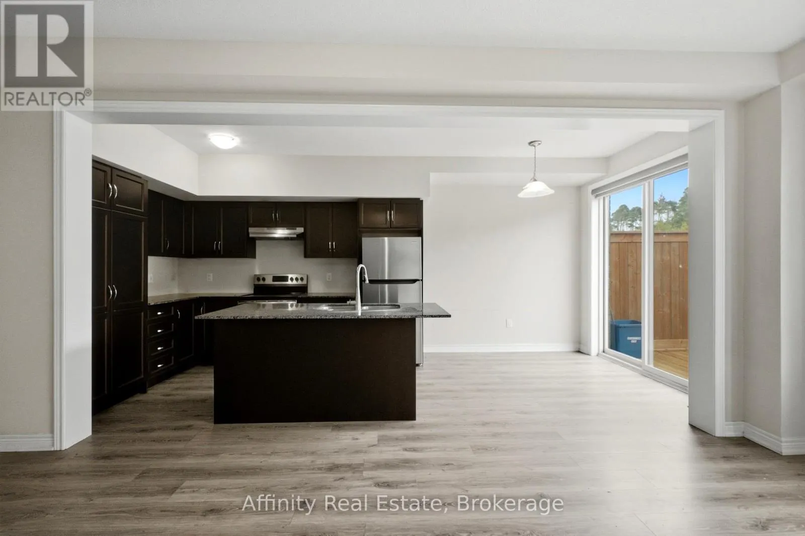 32 - 10 BIRMINGHAM DRIVE