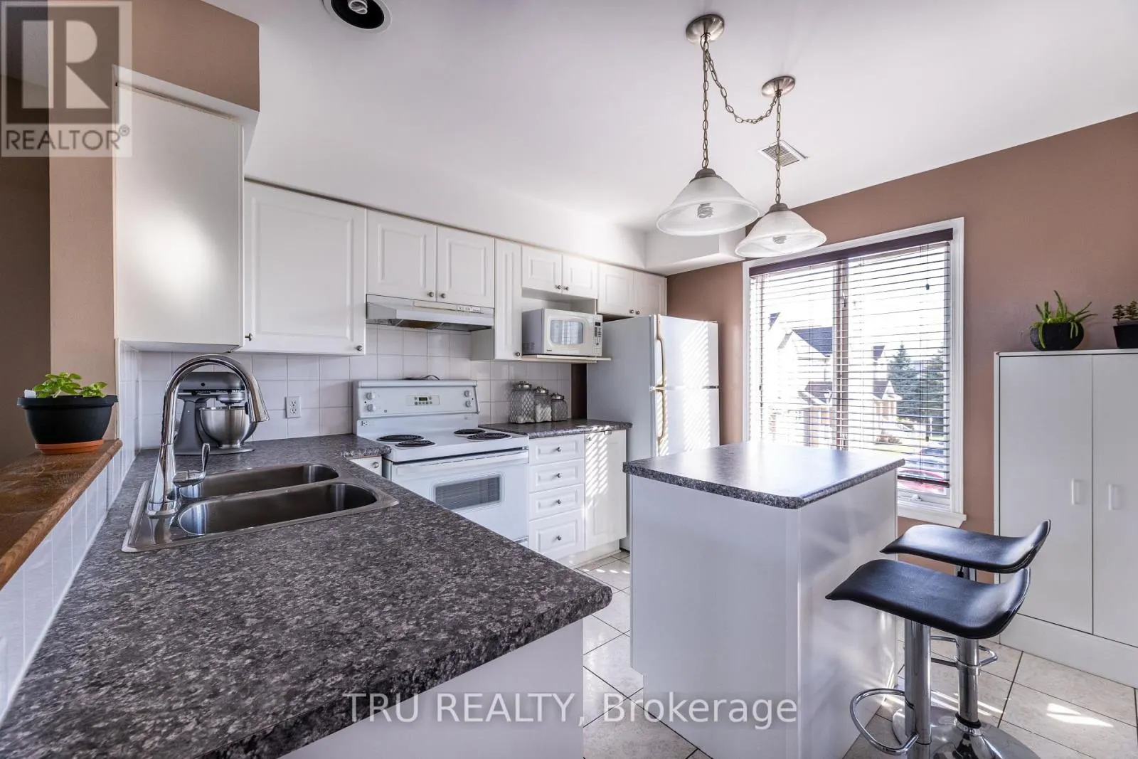 1707 BLOHM DRIVE