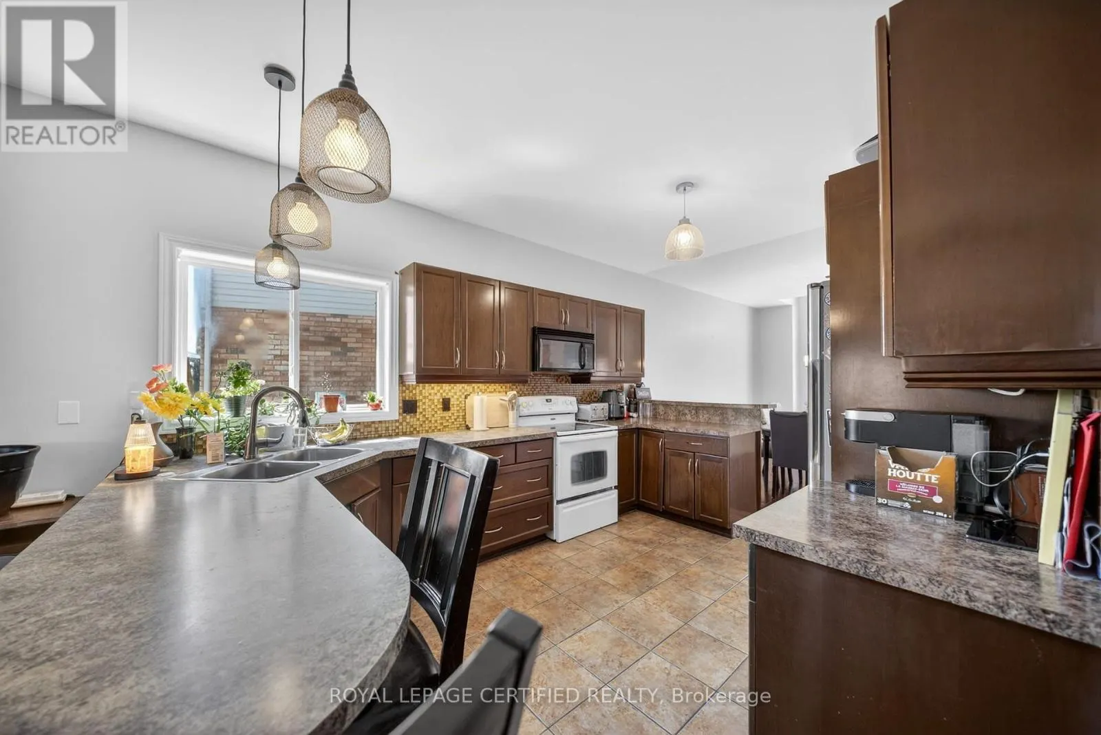 91 CANDLEWOOD DRIVE