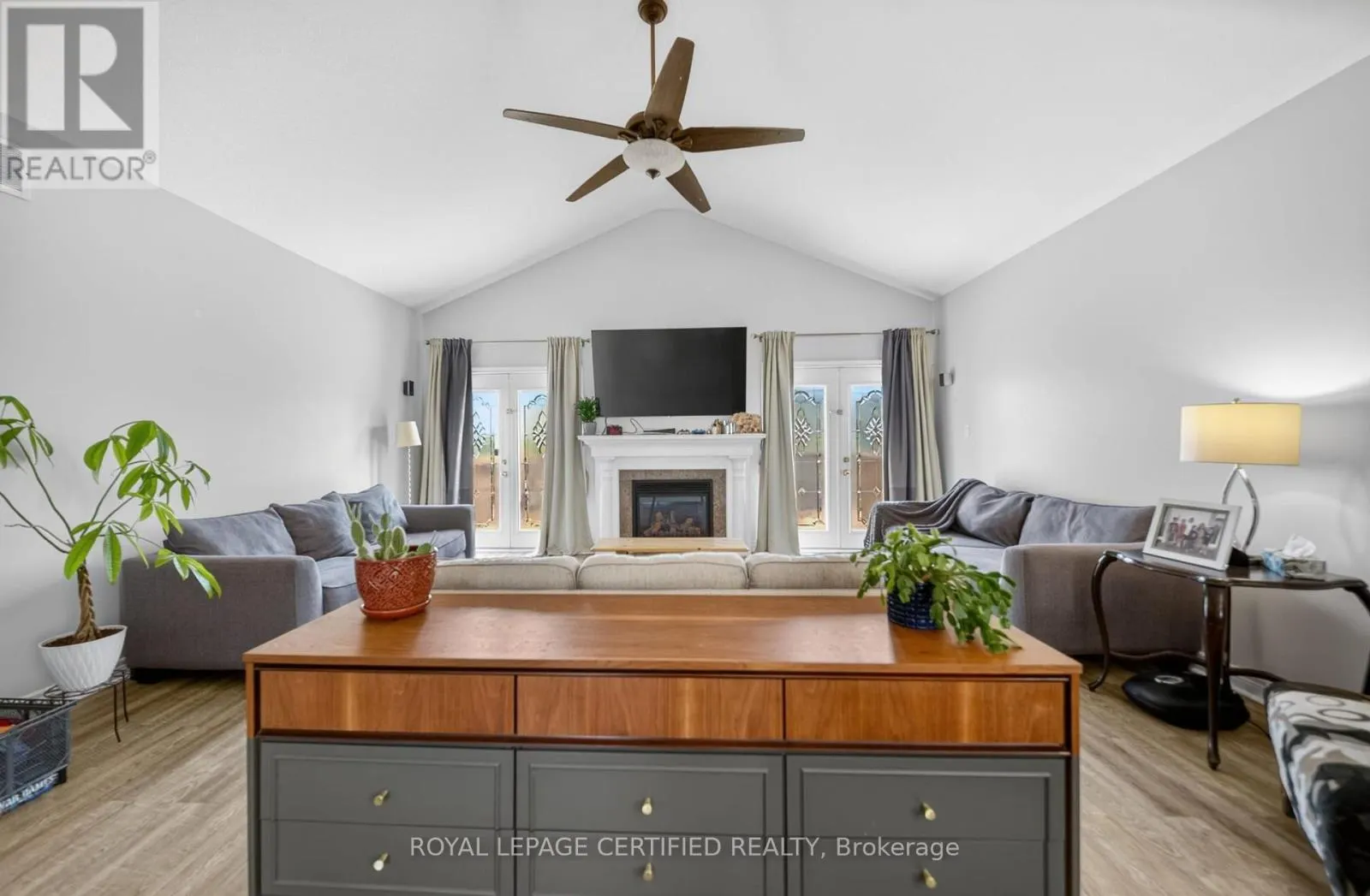 91 CANDLEWOOD DRIVE