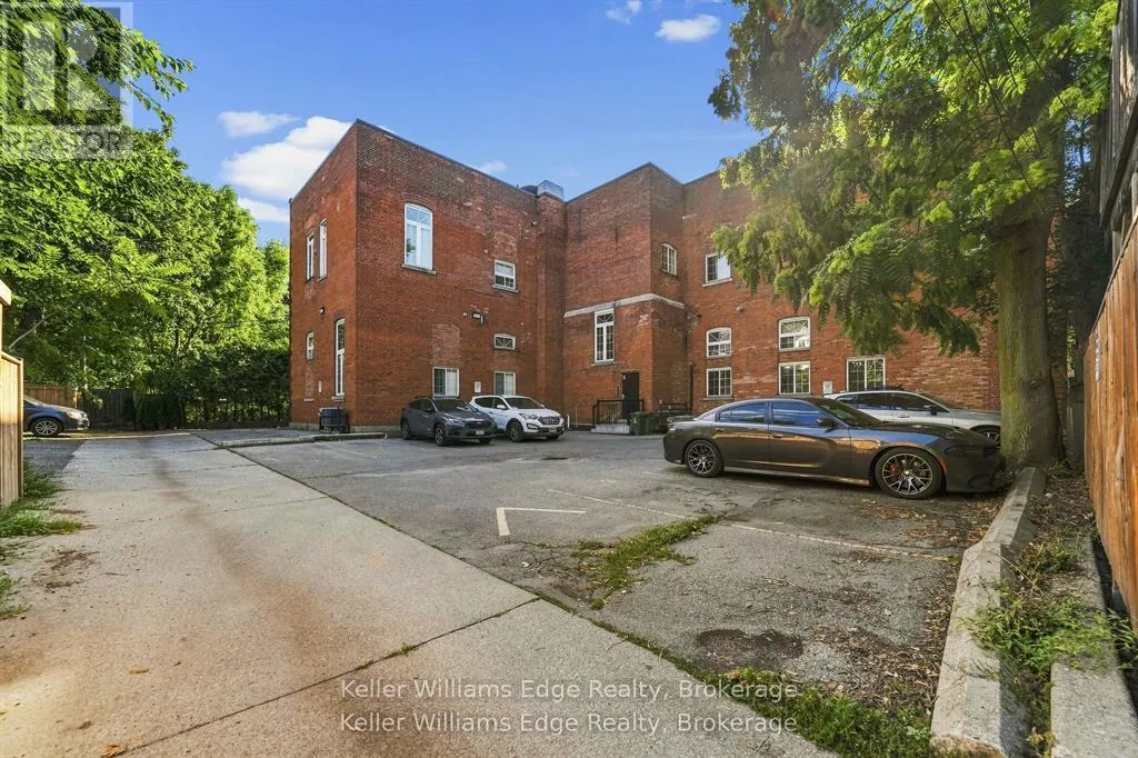 1D - 73 GARFIELD AVENUE S #1D