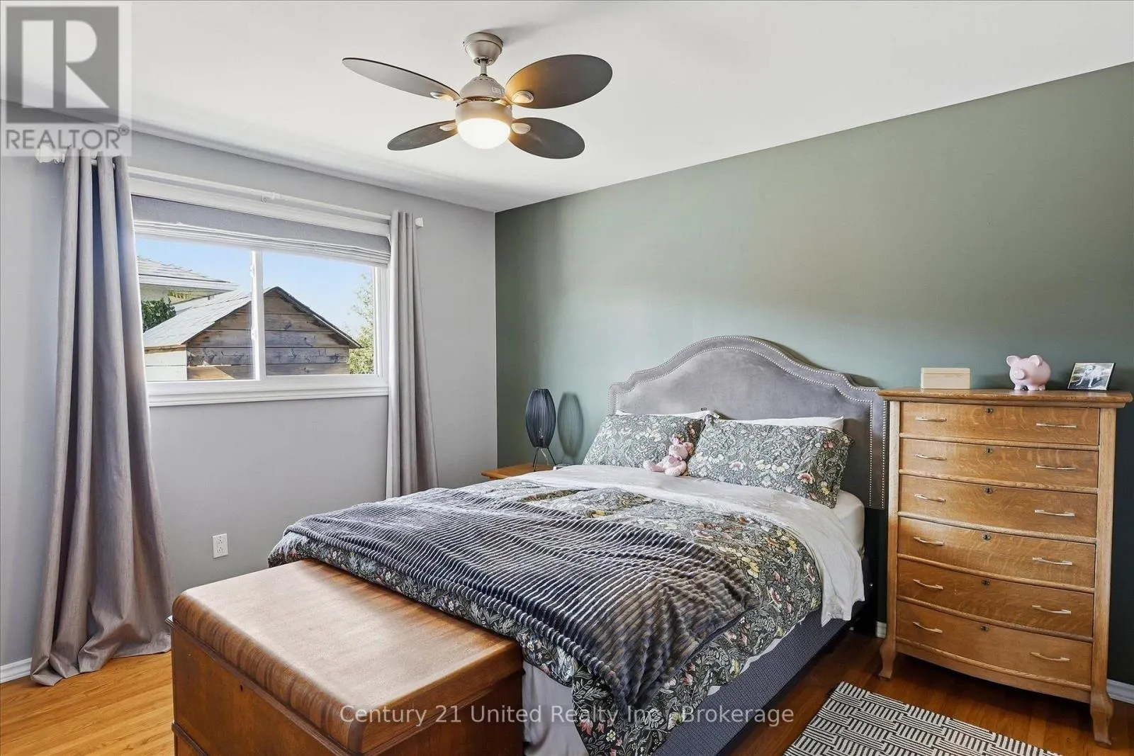 898 SYDENHAM ROAD