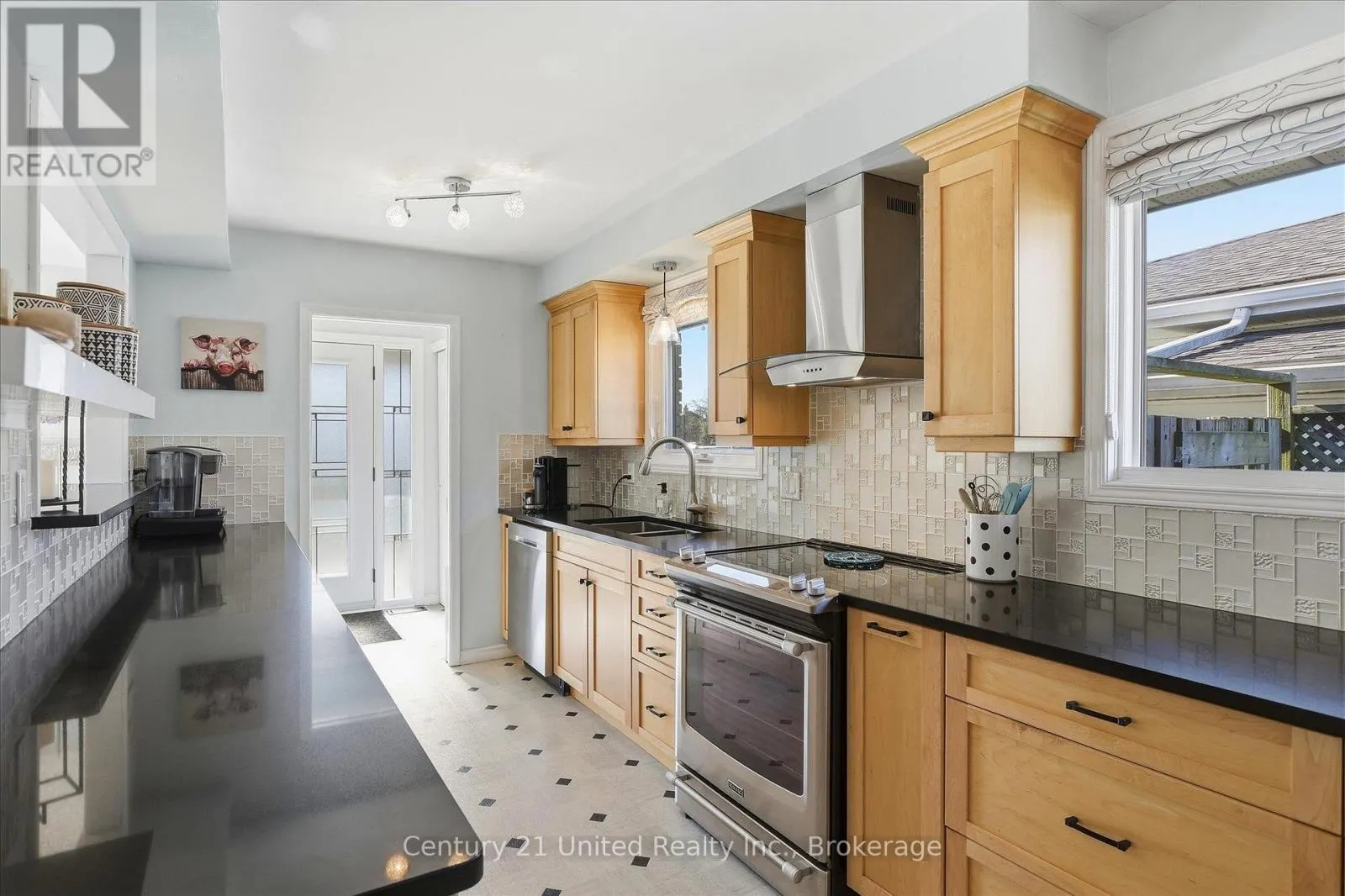 898 SYDENHAM ROAD