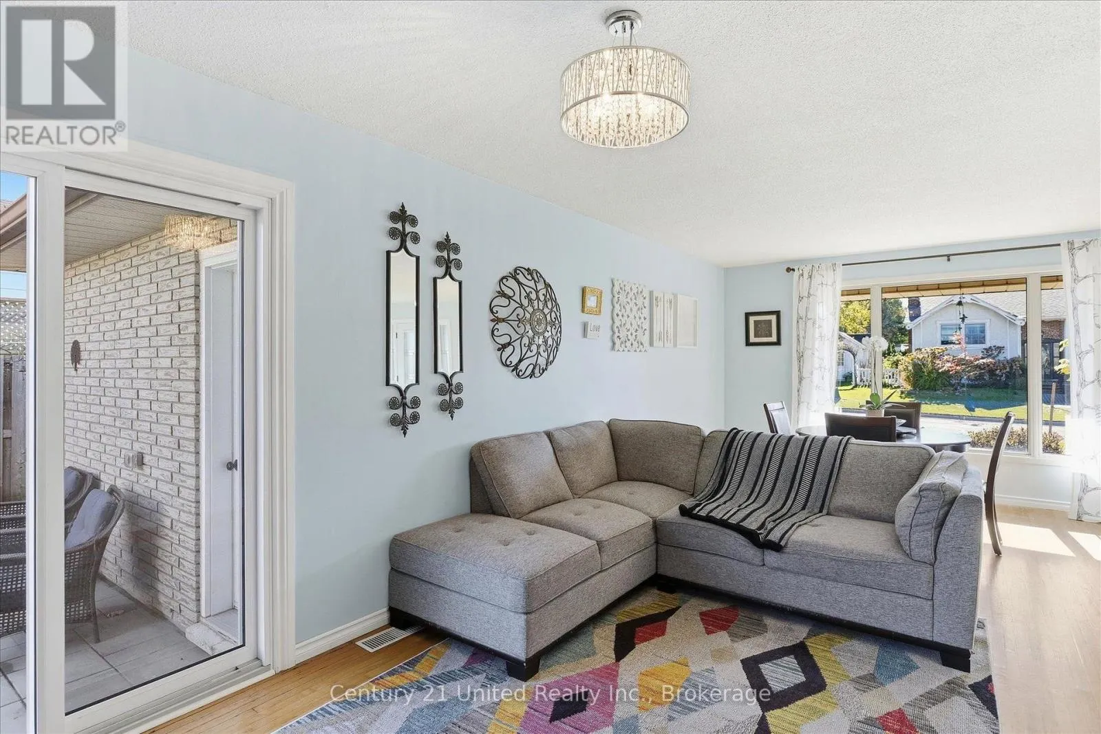 898 SYDENHAM ROAD