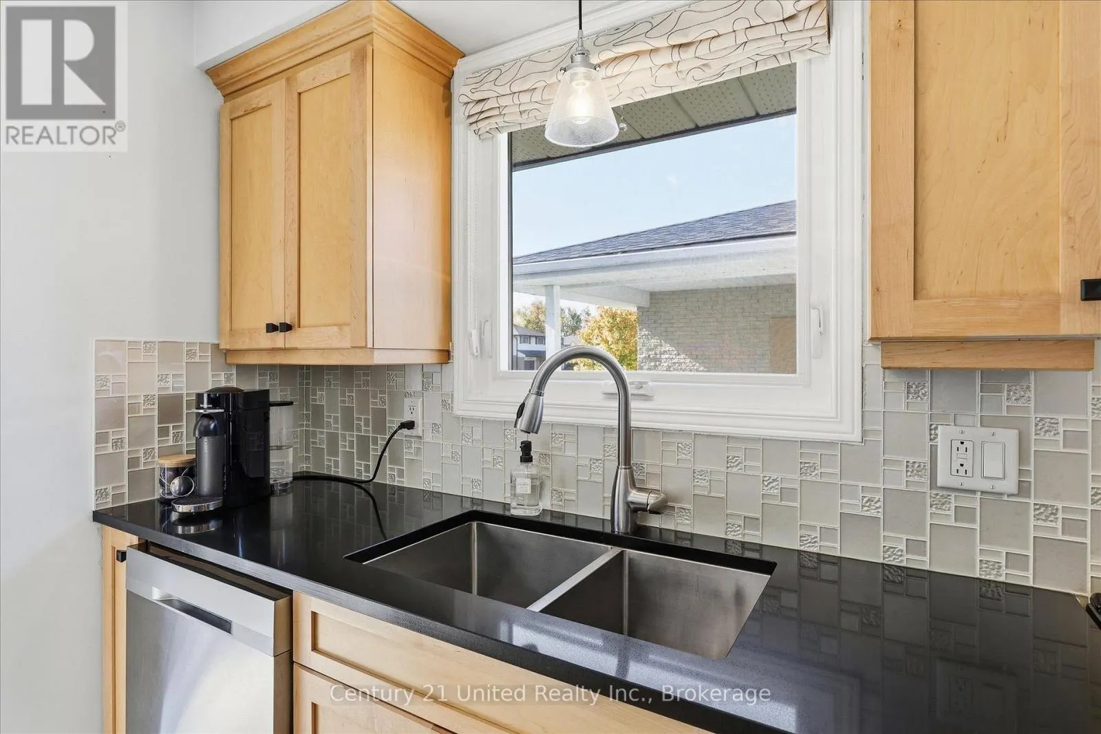 898 SYDENHAM ROAD