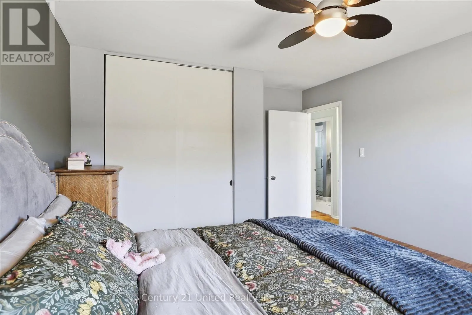 898 SYDENHAM ROAD