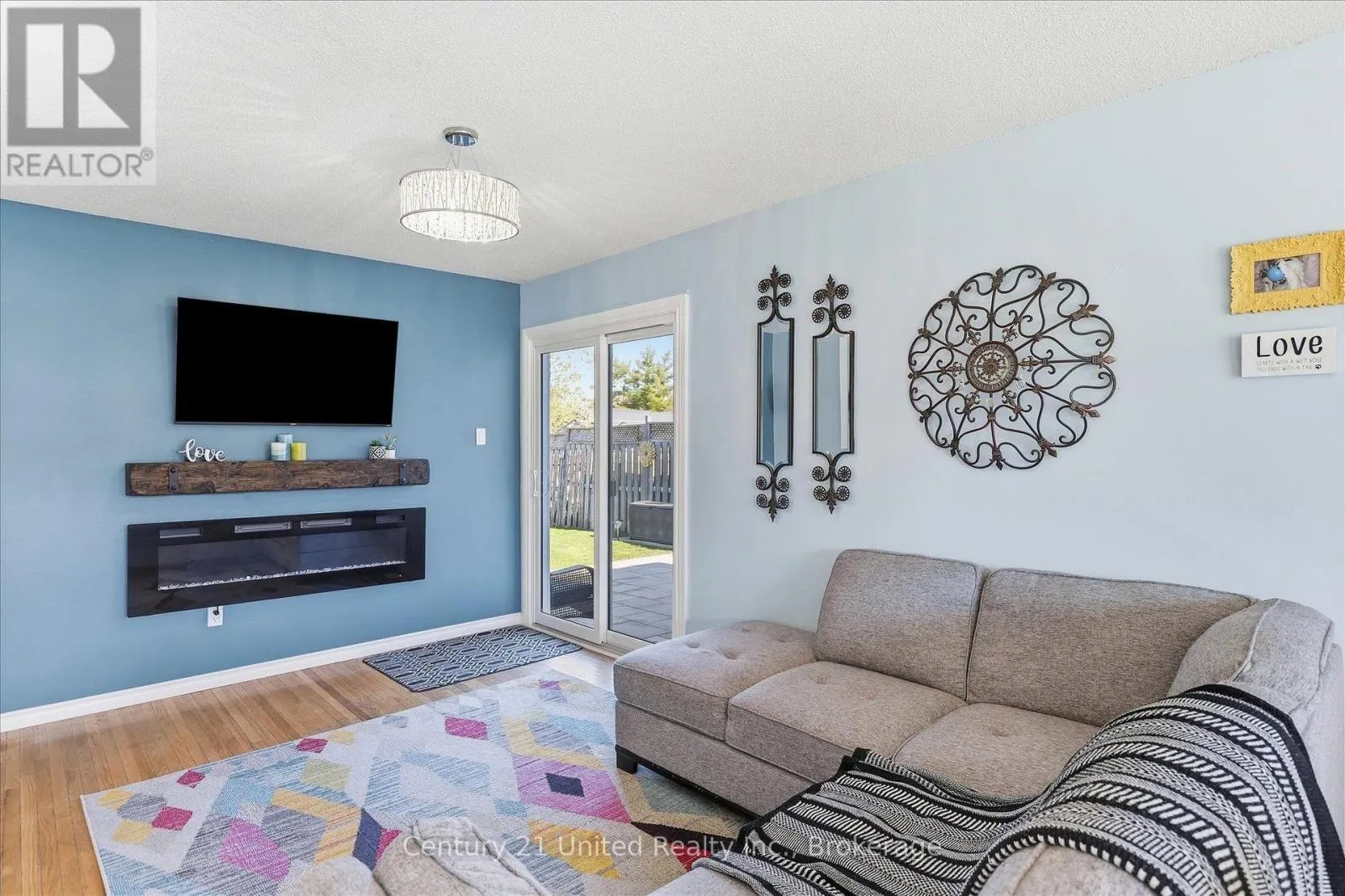 898 SYDENHAM ROAD