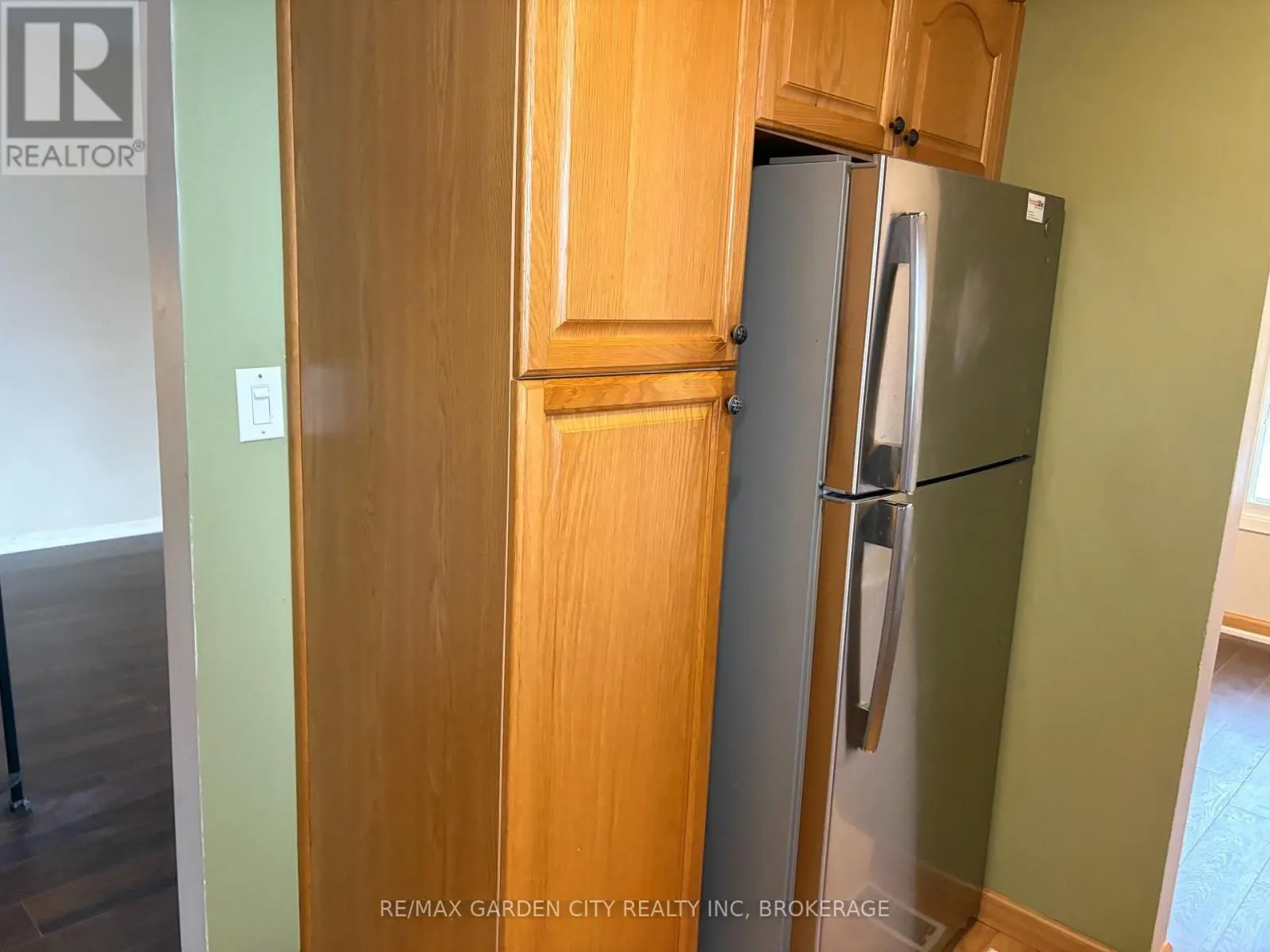UPPER - 9 STONEGATE DRIVE #Upper