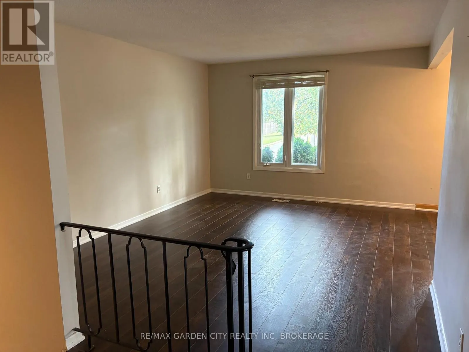 UPPER - 9 STONEGATE DRIVE #Upper