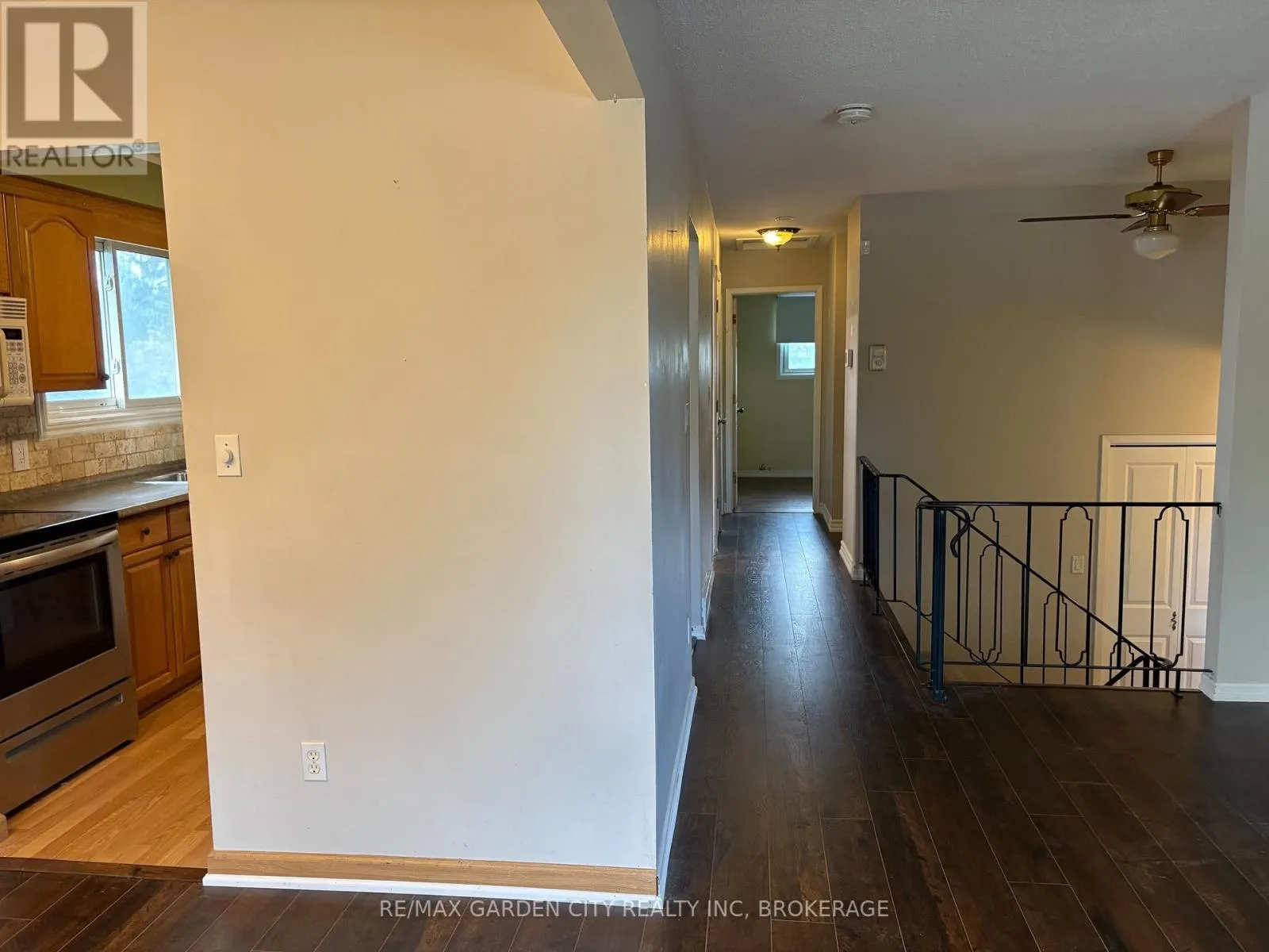 UPPER - 9 STONEGATE DRIVE #Upper