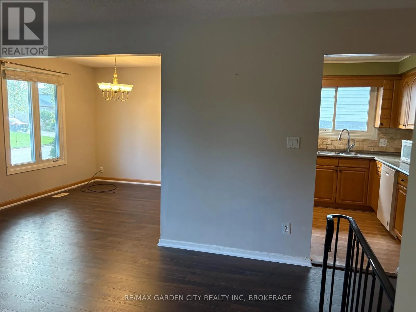 UPPER - 9 STONEGATE DRIVE #Upper