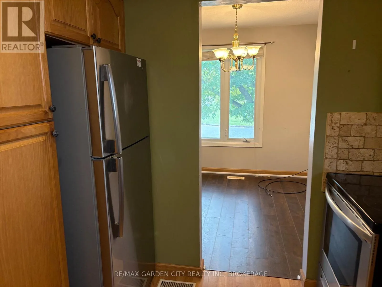 UPPER - 9 STONEGATE DRIVE #Upper