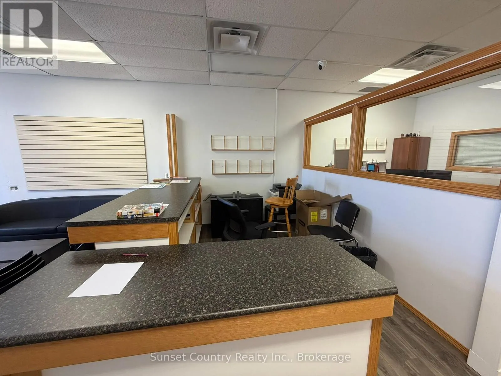 51 WHYTE AVENUE
