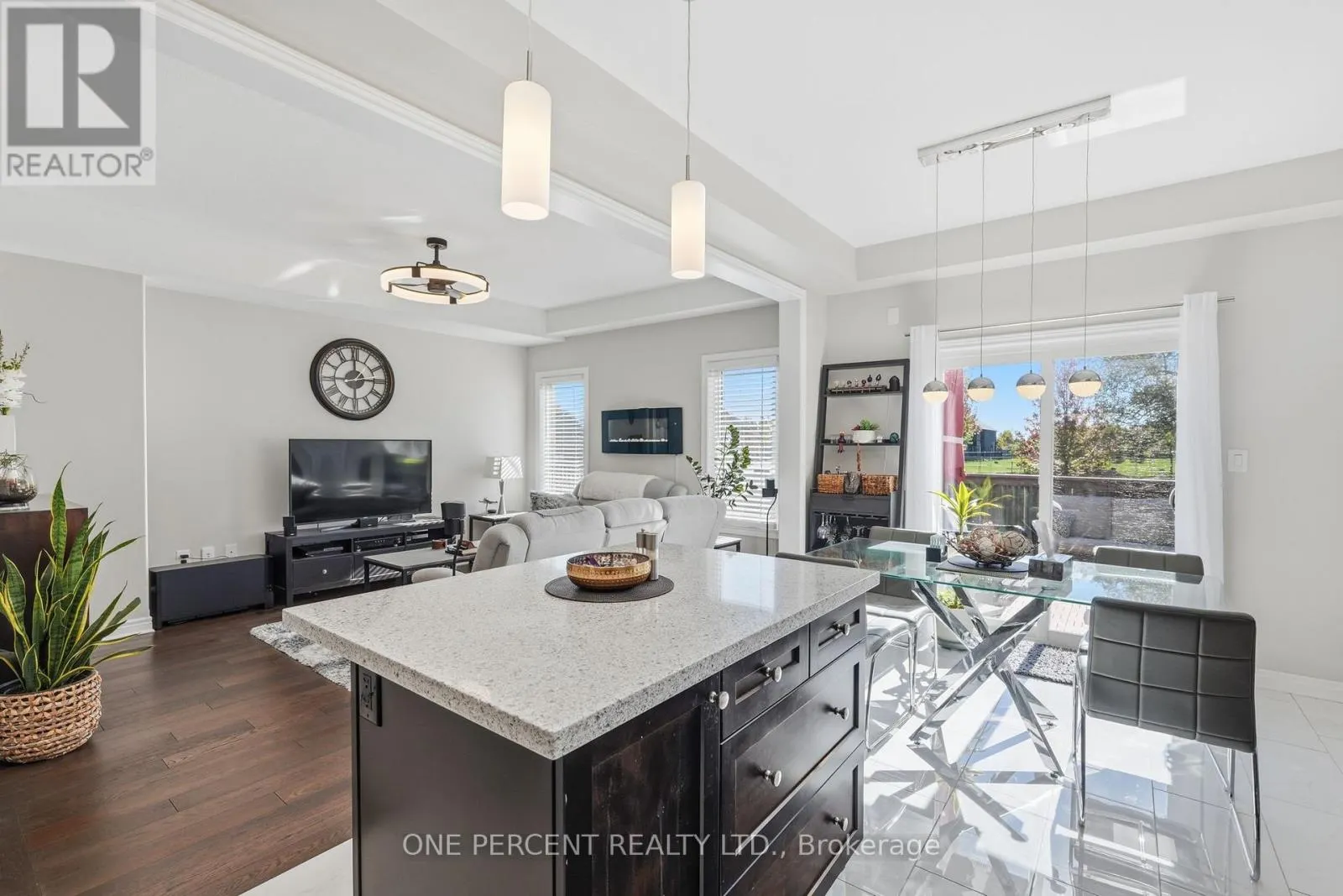 71 LAURENT AVENUE