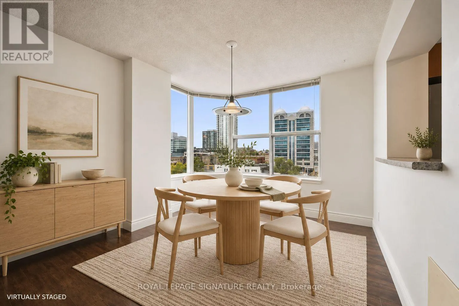 401 - 150 QUEEN STREET S